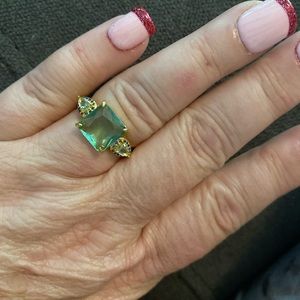 Ring Bomb Party size 8 gently used